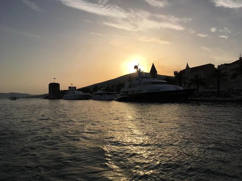Apartments Lea Trogir